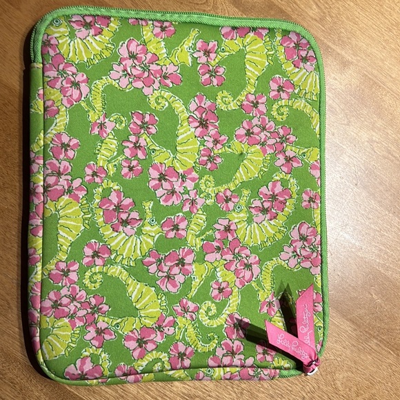 Lilly Pulitzer protective tablet case - Picture 3 of 4